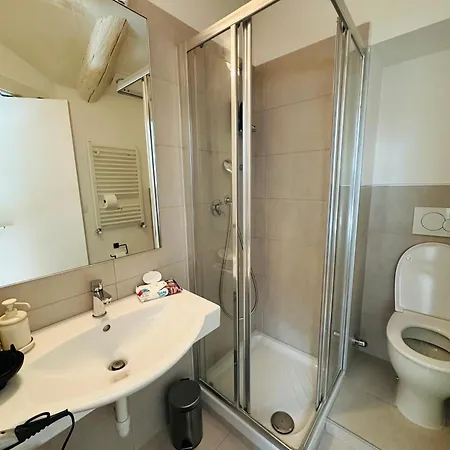 Home Suite Home * トリノ