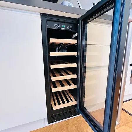 Home Suite Home Апартаменты *